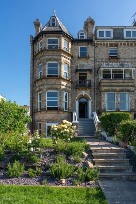 Beachfront Luxury Home With Spectacular Sea Views Herne Bay Bagian luar foto