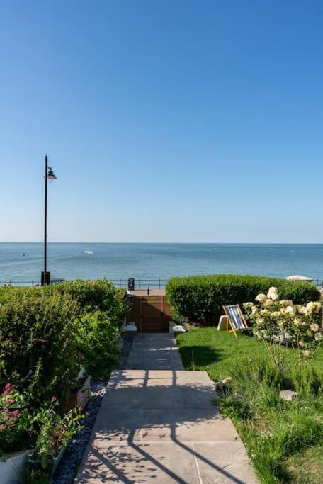 Beachfront Luxury Home With Spectacular Sea Views Herne Bay Bagian luar foto